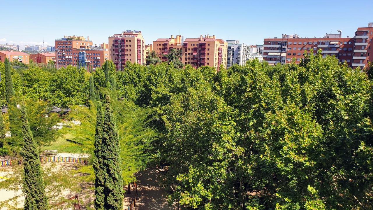 Habitacion Caja Magica Madrid Bagian luar foto